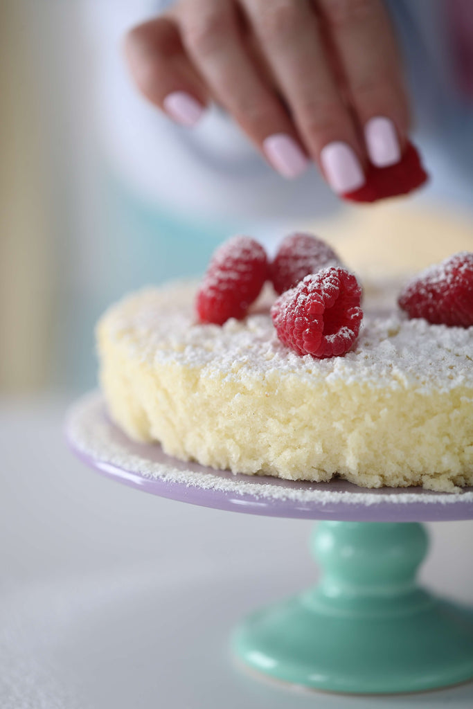 Love, Manuela Cake Stands Miss Étoile - Medium Cake Stand Purple on Mint Foot