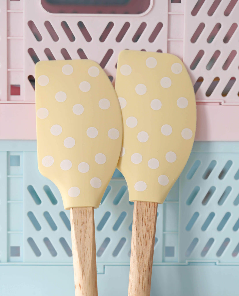 Love, Manuela Spatulas Love Manuela  Slikkepott Lysegul med hvite prikker